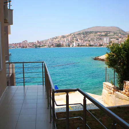 Azzura Beachfront In شقة