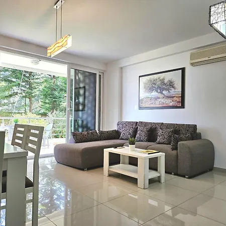Azzura Beachfront In شقة *
