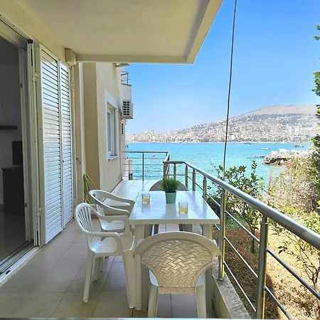 Azzura Beachfront In شقة ساراندا