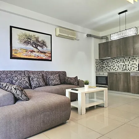 Azzura Beachfront In * Saranda
