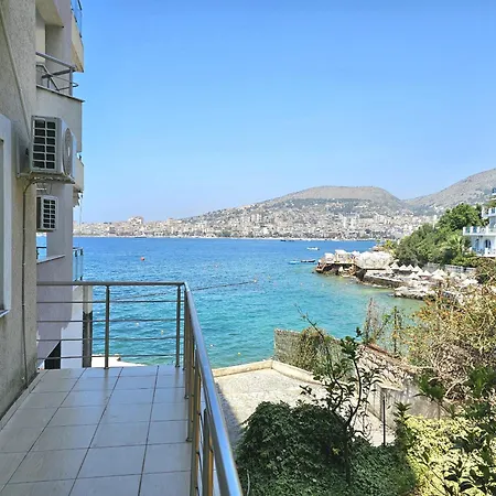 Azzura Beachfront In شقة ساراندا