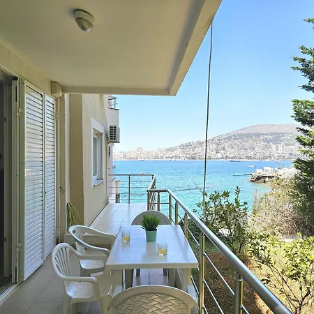 Azzura Beachfront In Appartement